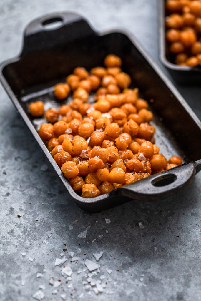A pan of easy roasted chickpeas.