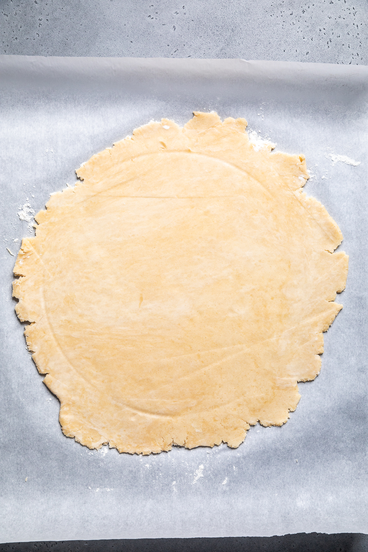 vegan pie crust dough rolled out. 